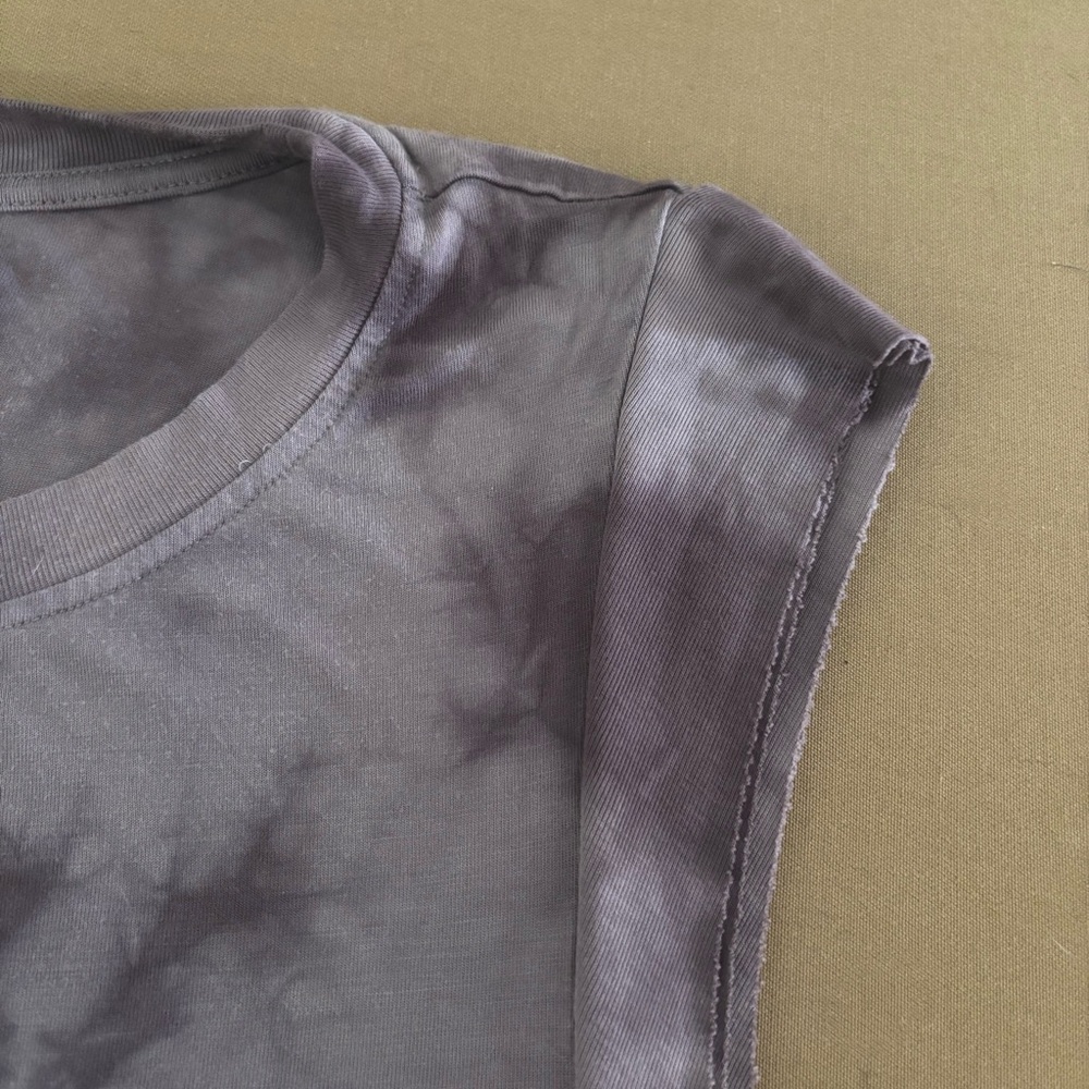 JoyLab Tie Dye Brown Cropped Muscle Tee - Picture 6 of 7